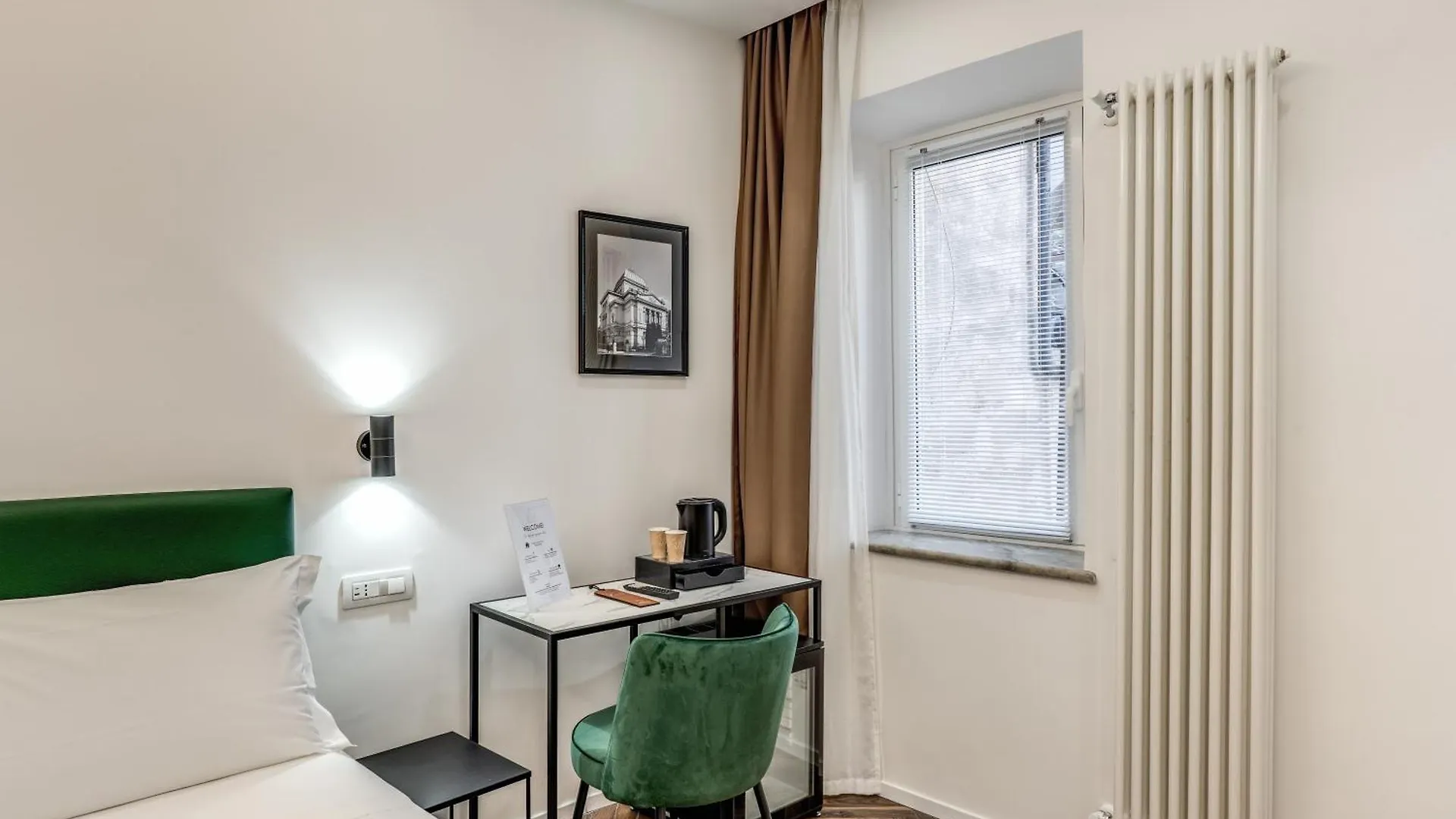 Effe Luxury Rooms Rome 0*,  Italy