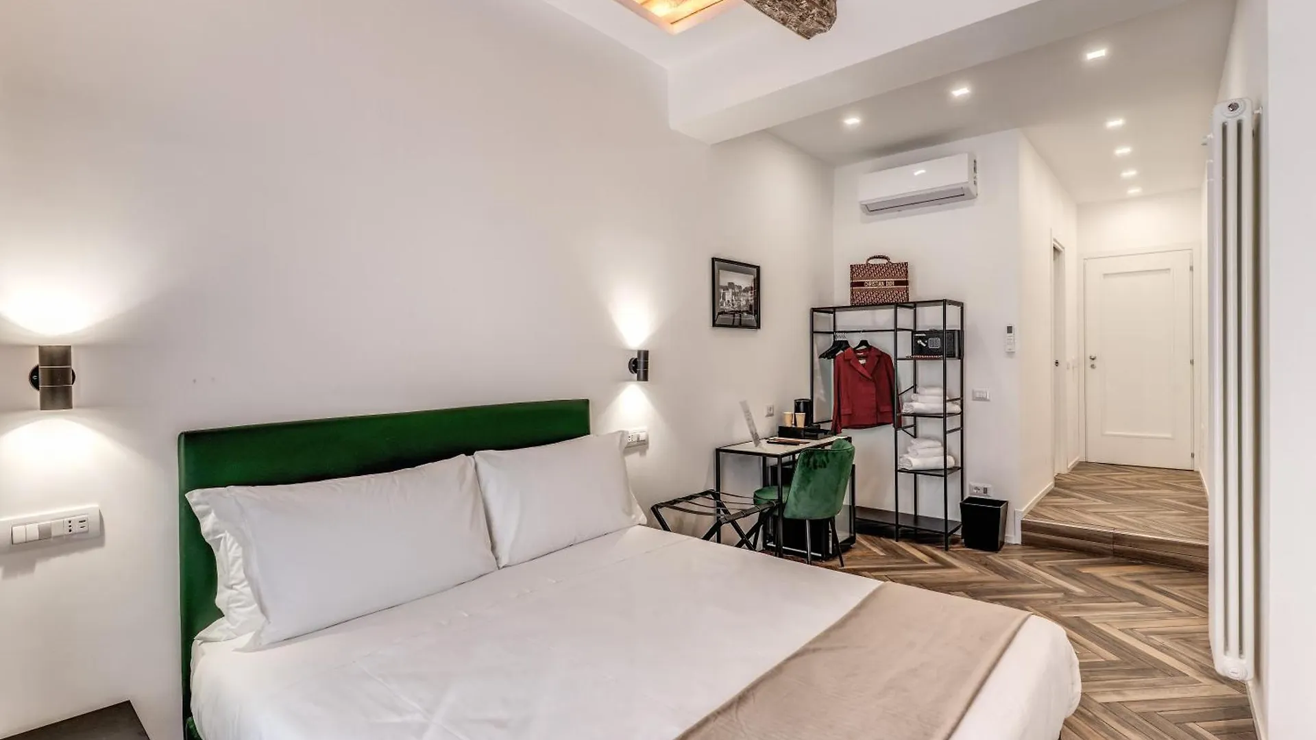 Effe Luxury Rooms Rome 0*,  Italy