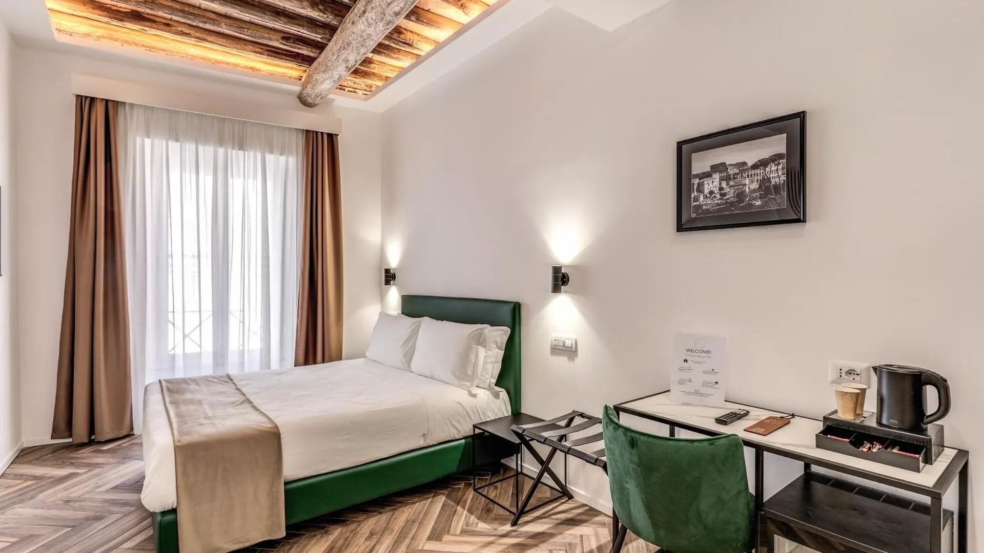 Effe Luxury Rooms Roma 0*,  Italia